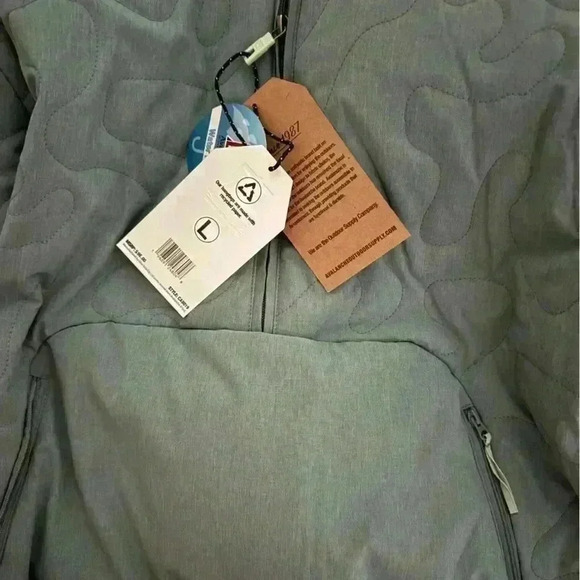 NWT AVALANCHE half zip waterproof women pullover size L in green - Picture 4 of 5